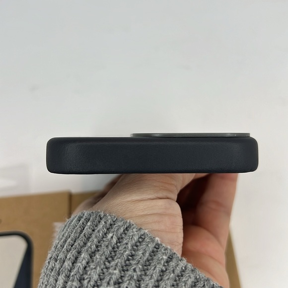 Decoded Nike Grind Recycled Leather Protective Phone Case iPhone 13 Pro Max Navy - Picture 10 of 11